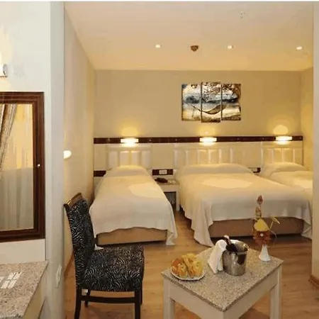 Hotel The Port 4*