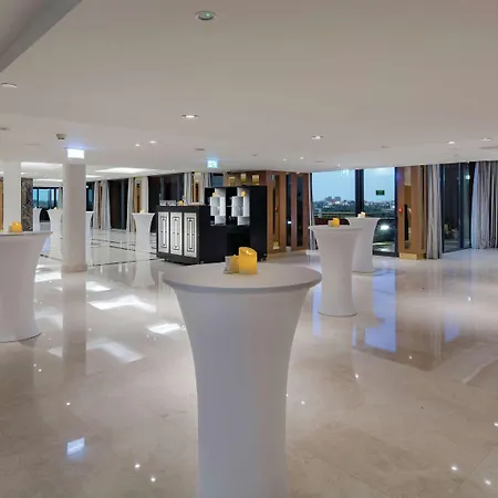Hilton Maslak