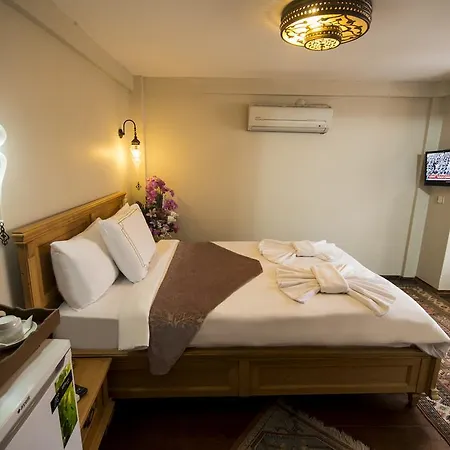 Sultan Corner 2*