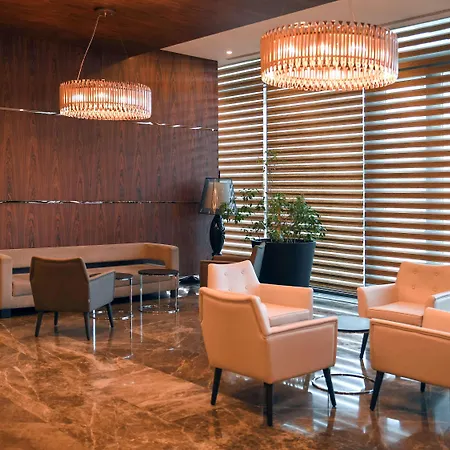 Otel Mercure West & Convention Center