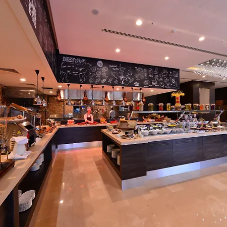 Hotel Clarion Mahmutbey 5*