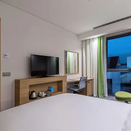 Hotel Hampton By Hilton Zeytinburnu 4*