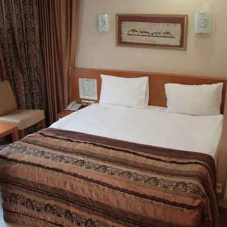 Hotel Bc Burhan Cacan & & Cafe