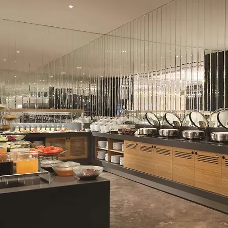 Отель Tryp By Wyndham Basin Ekspres 5*