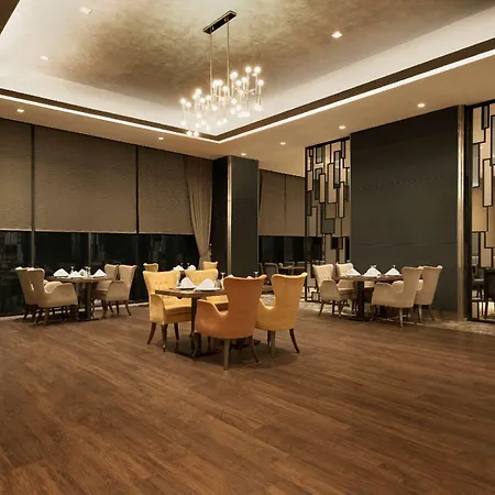 Tryp By Wyndham Basin Ekspres Отель