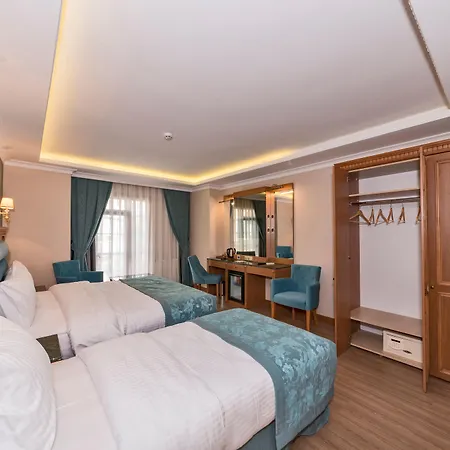 Magnaura House Hotel
