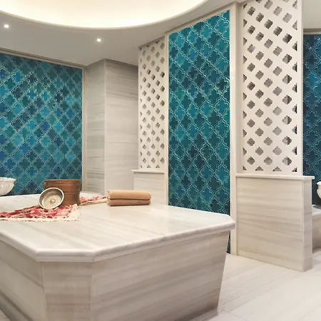 Tryp By Wyndham Basin Ekspres 5*