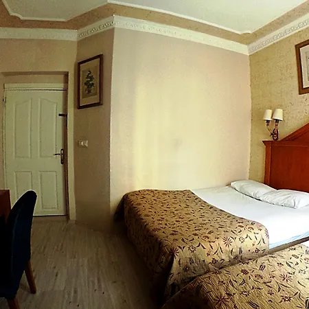 Port Hotel