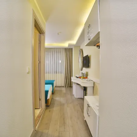 Hotel Amara Old & 3*