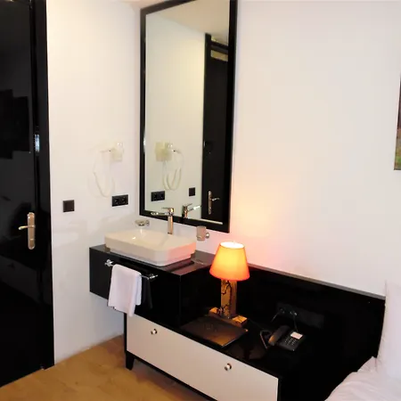 Hotel Vvr 4*