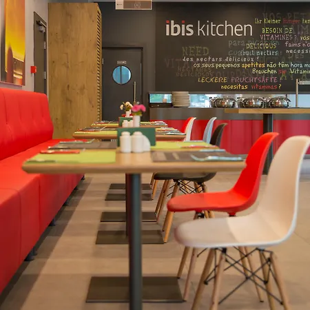 Hotel Ibis West 3*