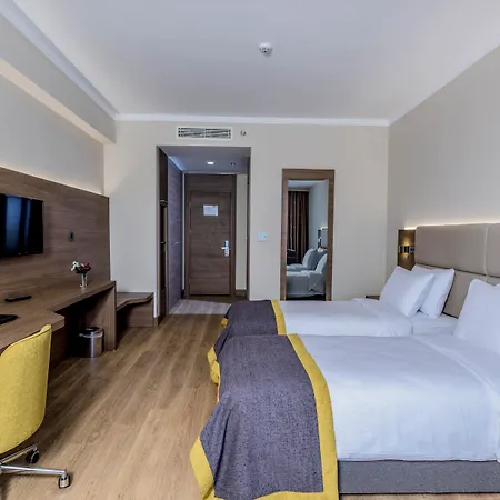 Nearport Hotel