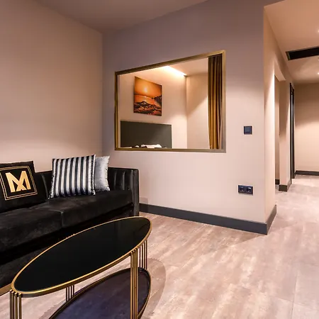 Hotel Menalo Premium Airport
