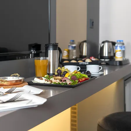 Hotel Menalo Premium Airport 5*