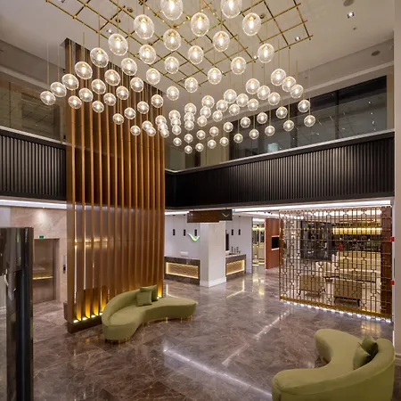Hotel Movenpick Living West