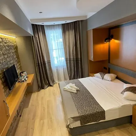 Ξενοδοχείο Grand Ambiance 2*