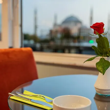 The Magnaura Palace Hotel 4*