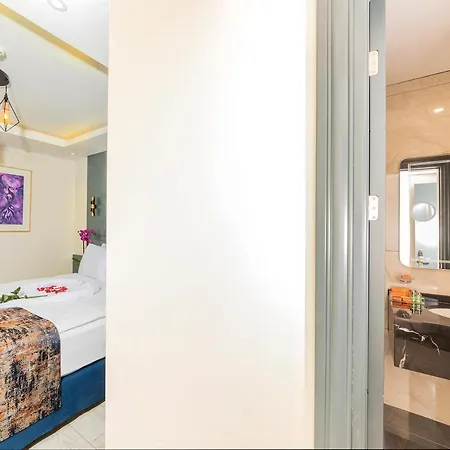 The Magnaura Palace Hotel Istanbul