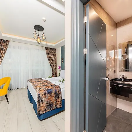 Hotel The Magnaura Palace 4*