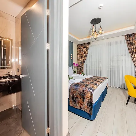 Hotel The Magnaura Palace 4*
