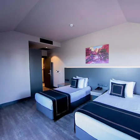 Menalo Premium Airport Hotel