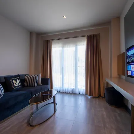 Hotel Menalo Premium Airport 5*