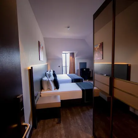 Menalo Premium Airport Hotel