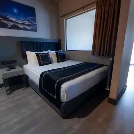 Menalo Premium Airport 5*