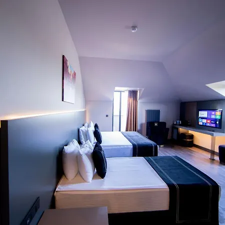 Menalo Premium Airport 5* Estambul