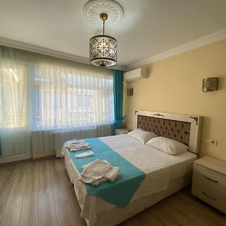Amida House Aparthotel