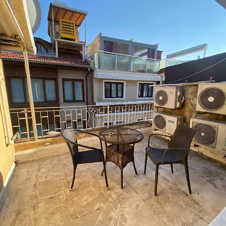 Amida House Aparthotel 2*