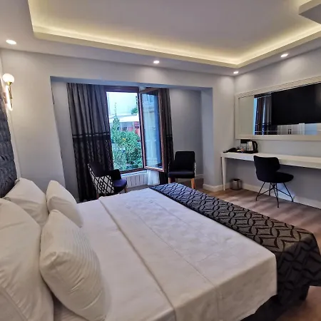 Luxx Garden Hotel 3*