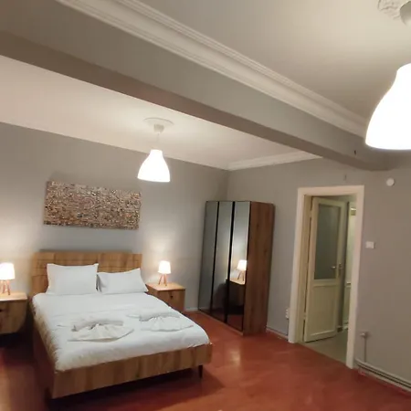 Marvelous 4 Bedroom / Perfect Location *