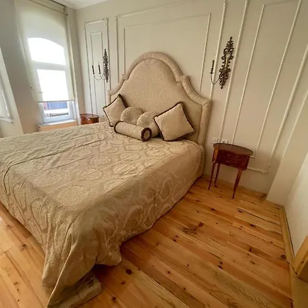 Fatih Balat Tarihten Nezih Sik Ev- 1 Quarto em Acomodações Particulares *