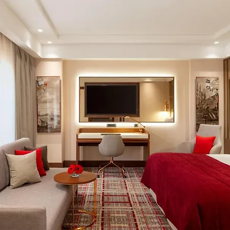 Moevenpick Airport 5*