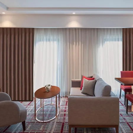 Moevenpick Airport Hotel 5*
