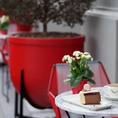 Moevenpick Airport Hotel 5*