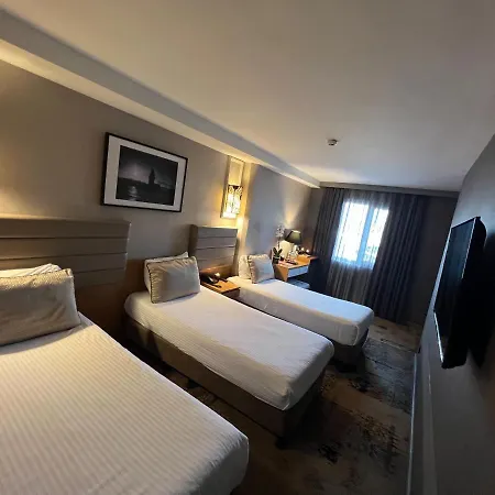 Hotel Seasons