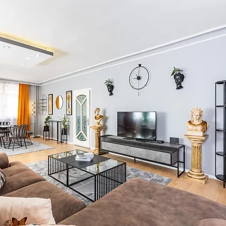 Spacious On Bagdat Street Kadikoy