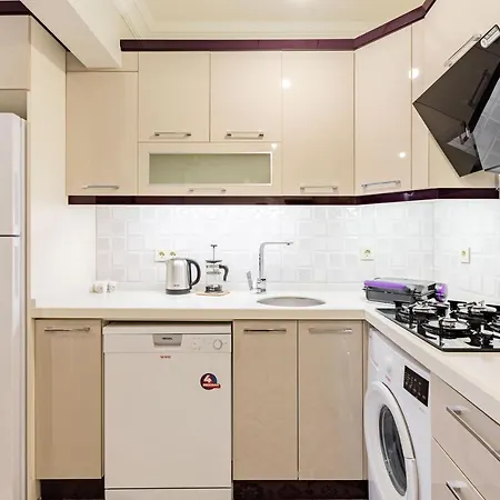 Lovely Flat Near Metro Station In Sisli