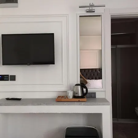 Efzen Hotel *