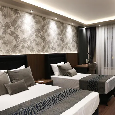 Grand Ueskuedar Hotel