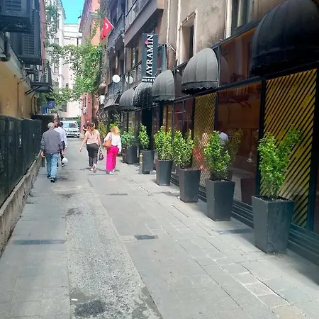 2 Bedrooms Central Area Located 2 Floor Istambul