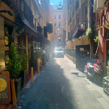 2 Bedrooms Central Area Located 2 Floor