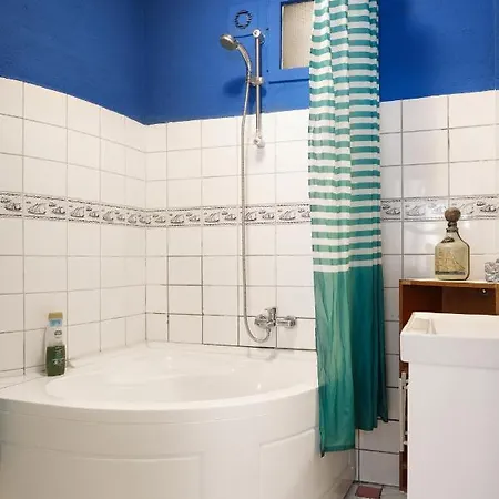 Artists Designed In The Centre Of Apartment *