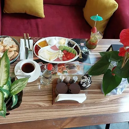 Paris Cafe Restaurant Hotel Provincia di Istanbul