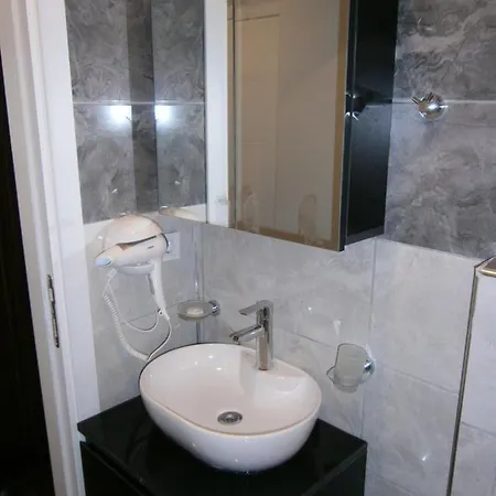 Nos Hotel *