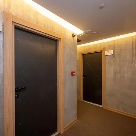 Continental Airport Hotel 3*