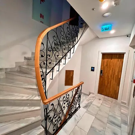 Hotel Uk 3*