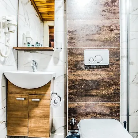 Lazz Hotel